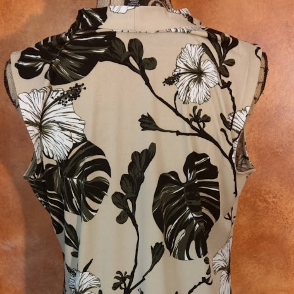 Tan w/black blouse. L - Picture 3 of 3